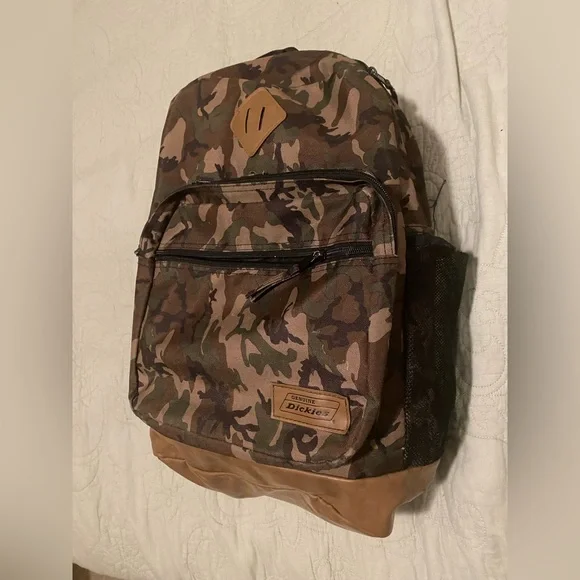 ❌❌SOLD❌❌Dickies backpack - Picture 2 of 2